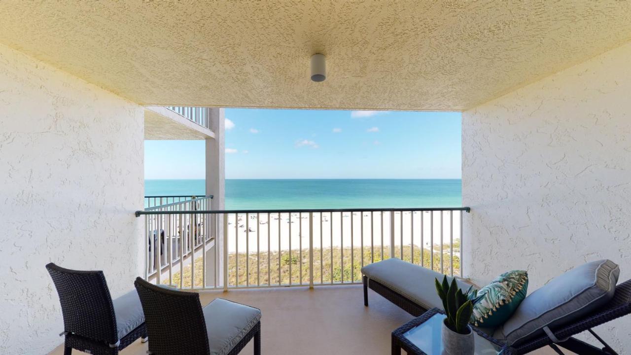 Totally Renovated Beachfront Condo At Apollo! Marco Island Eksteriør billede