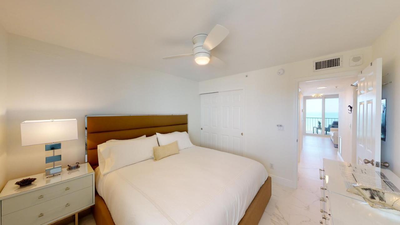 Totally Renovated Beachfront Condo At Apollo! Marco Island Eksteriør billede