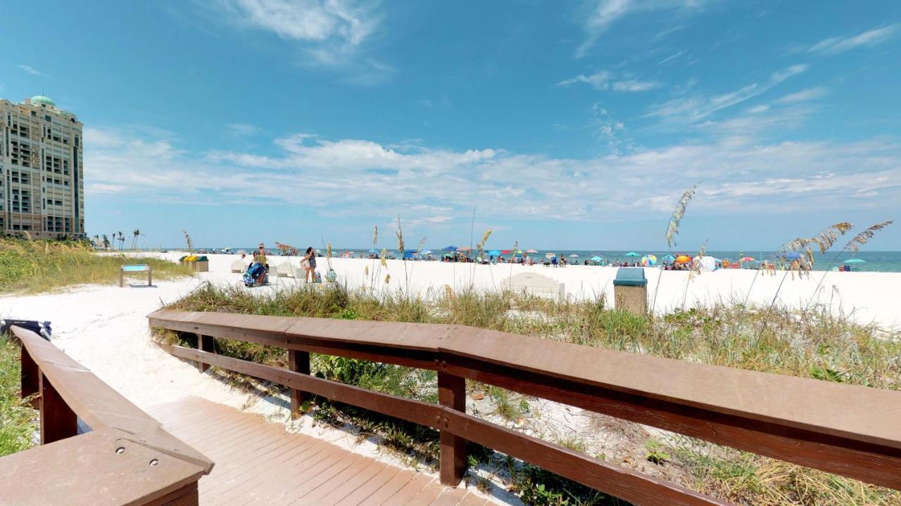 Totally Renovated Beachfront Condo At Apollo! Marco Island Eksteriør billede