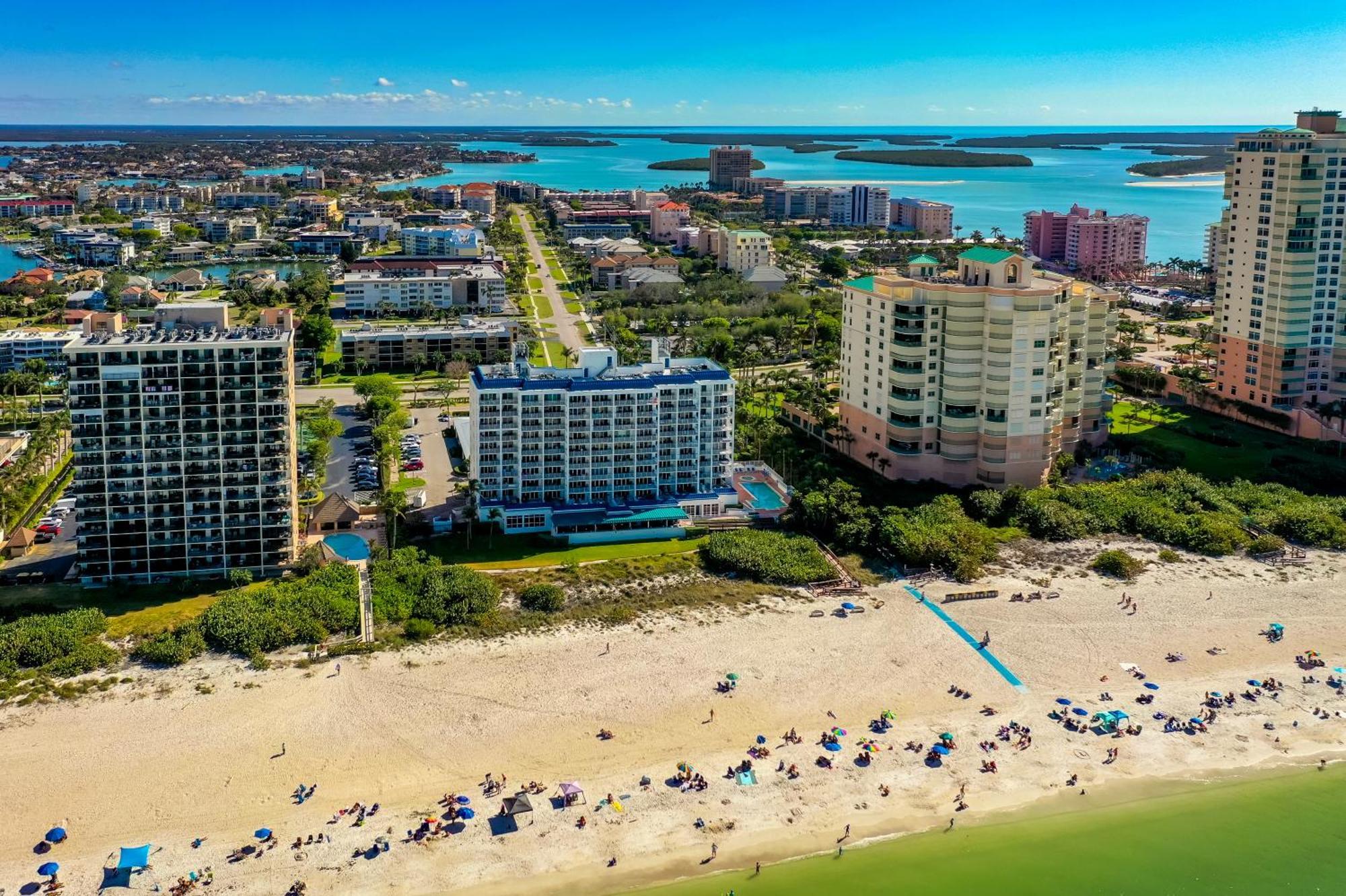 Totally Renovated Beachfront Condo At Apollo! Marco Island Eksteriør billede