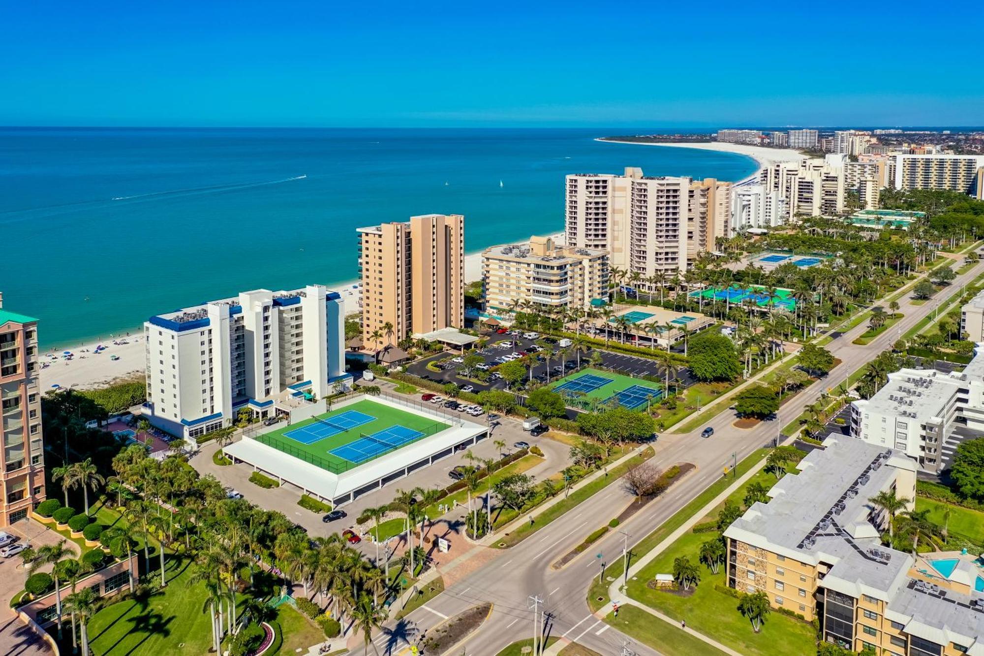 Totally Renovated Beachfront Condo At Apollo! Marco Island Eksteriør billede